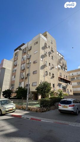 אברהם שפירא 