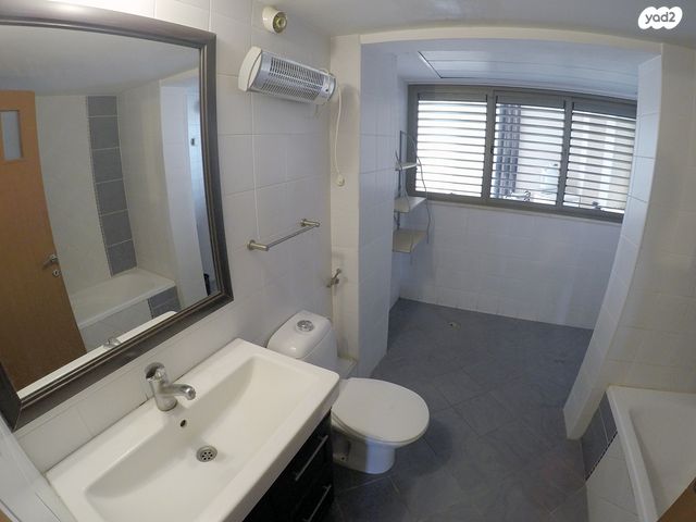 דירה, עינב, הרצליה הצעירה, הרצליה