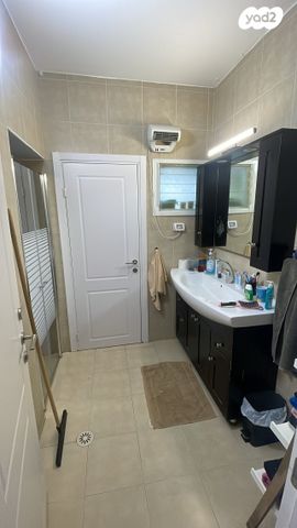 דירה, שיכון עובדים, טבריה