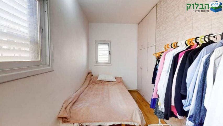 דירה, דוד וולפסון, רמז, מערב ותיק, ראשון לציון