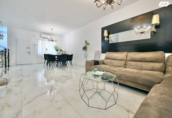 בית פרטי/ קוטג', המגילה, נווה חוף, ראשון לציון