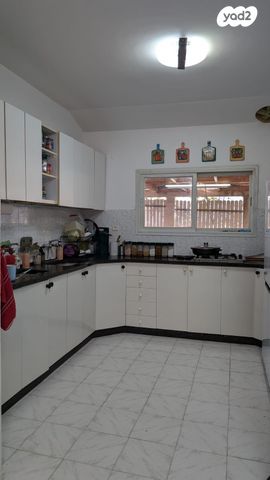 בית פרטי/ קוטג', סמטת הדובדבן 218, שקד