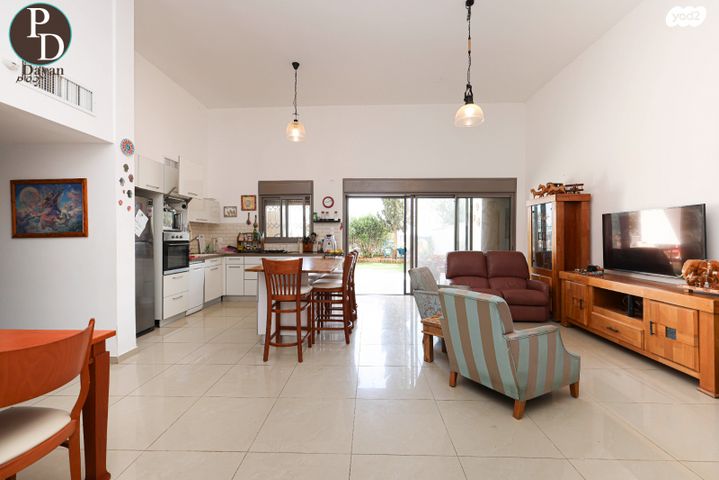 דירת גן, כפר יונה