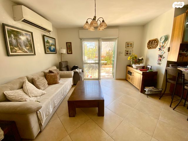 דירת גן, אליהו מרידור, פסגת זאב, ירושלים