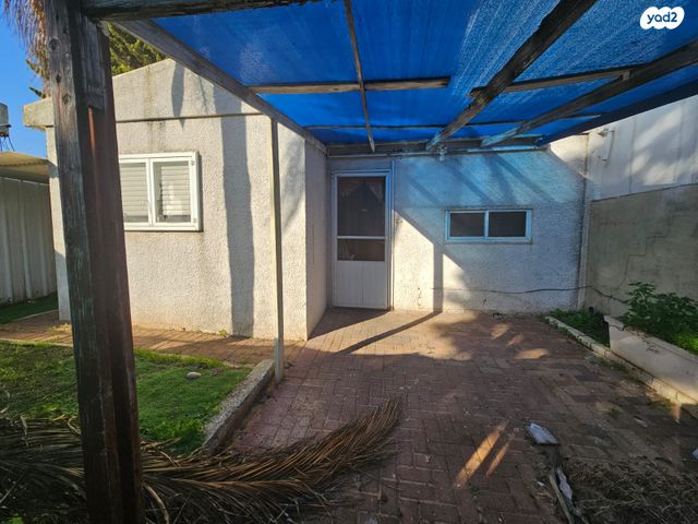 דו משפחתי, כפר יונה