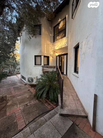 דו משפחתי, לח"י, הרצליה פיתוח, הרצליה