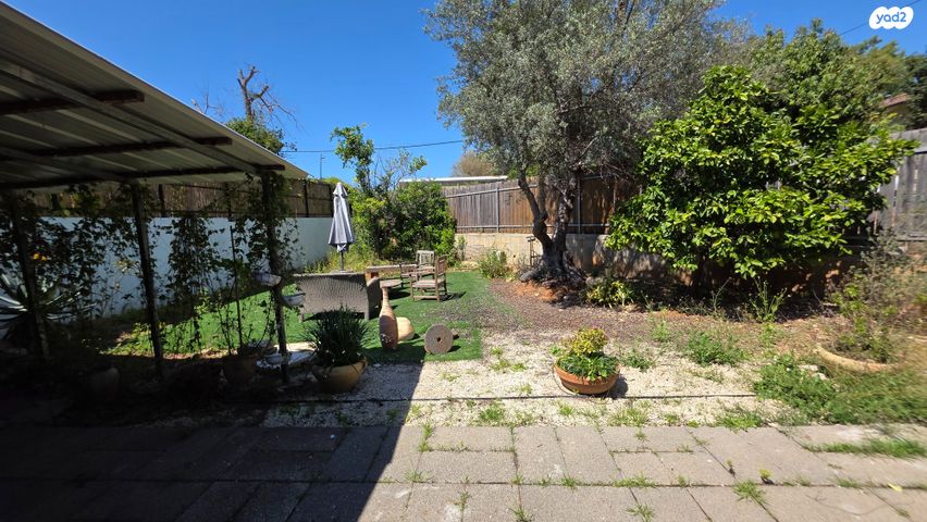 דו משפחתי, הרימון, רמת השרון