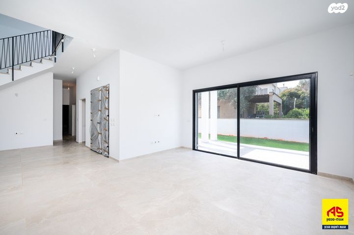 דו משפחתי, מרכז פרדס חנה, פרדס חנה כרכור