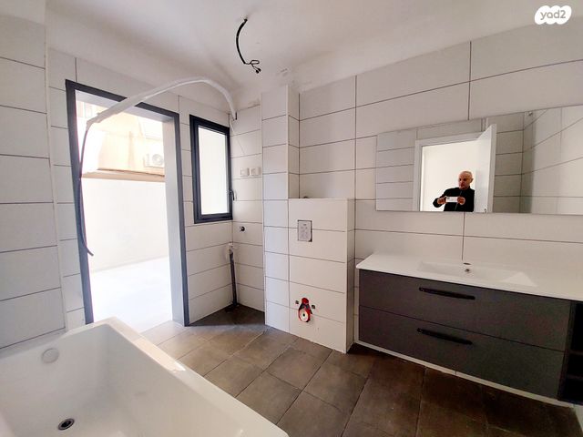 דירת גן, זלמן ארן, נאות רחל, חולון