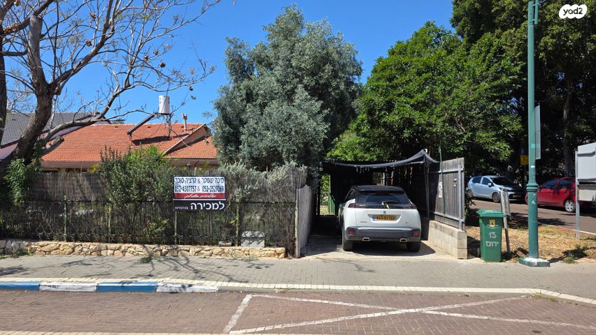 דו משפחתי, הרימון, רמת השרון