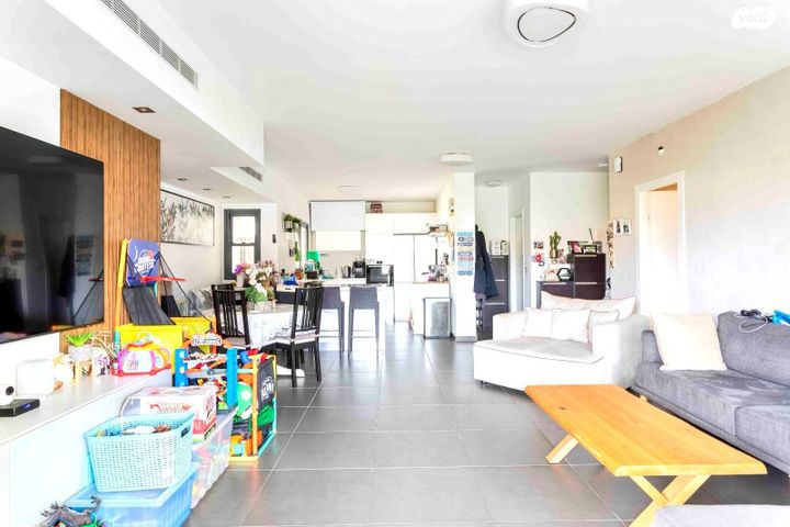 דירה, וילה דורי, שכונת הדגל, נס ציונה