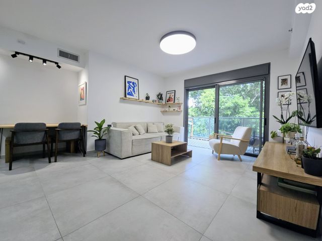 דירה, גאולה, קרית שרת, רעננה