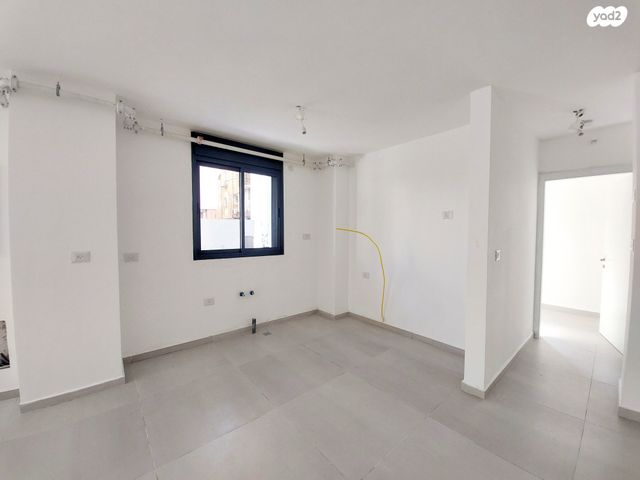 דירת גן, זלמן ארן, נאות רחל, חולון