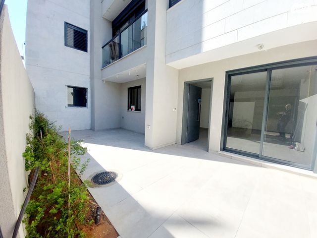 דירת גן, זלמן ארן, נאות רחל, חולון