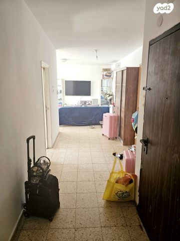 דירה, שדרות בר אילן, דרום מערב ותיק, בת ים