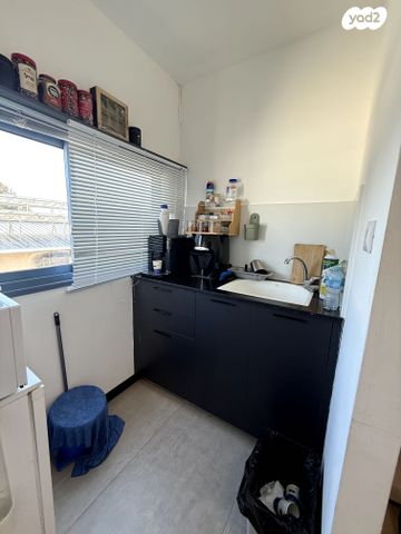 משרדים, חרושת, אזור תעשיה קרית ביאליק, אזור תעשיה צור שלום, קרית ביאליק