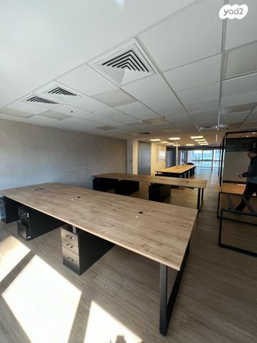 משרדים, יגאל אלון, ביצרון ורמת ישראל, תל אביב יפו