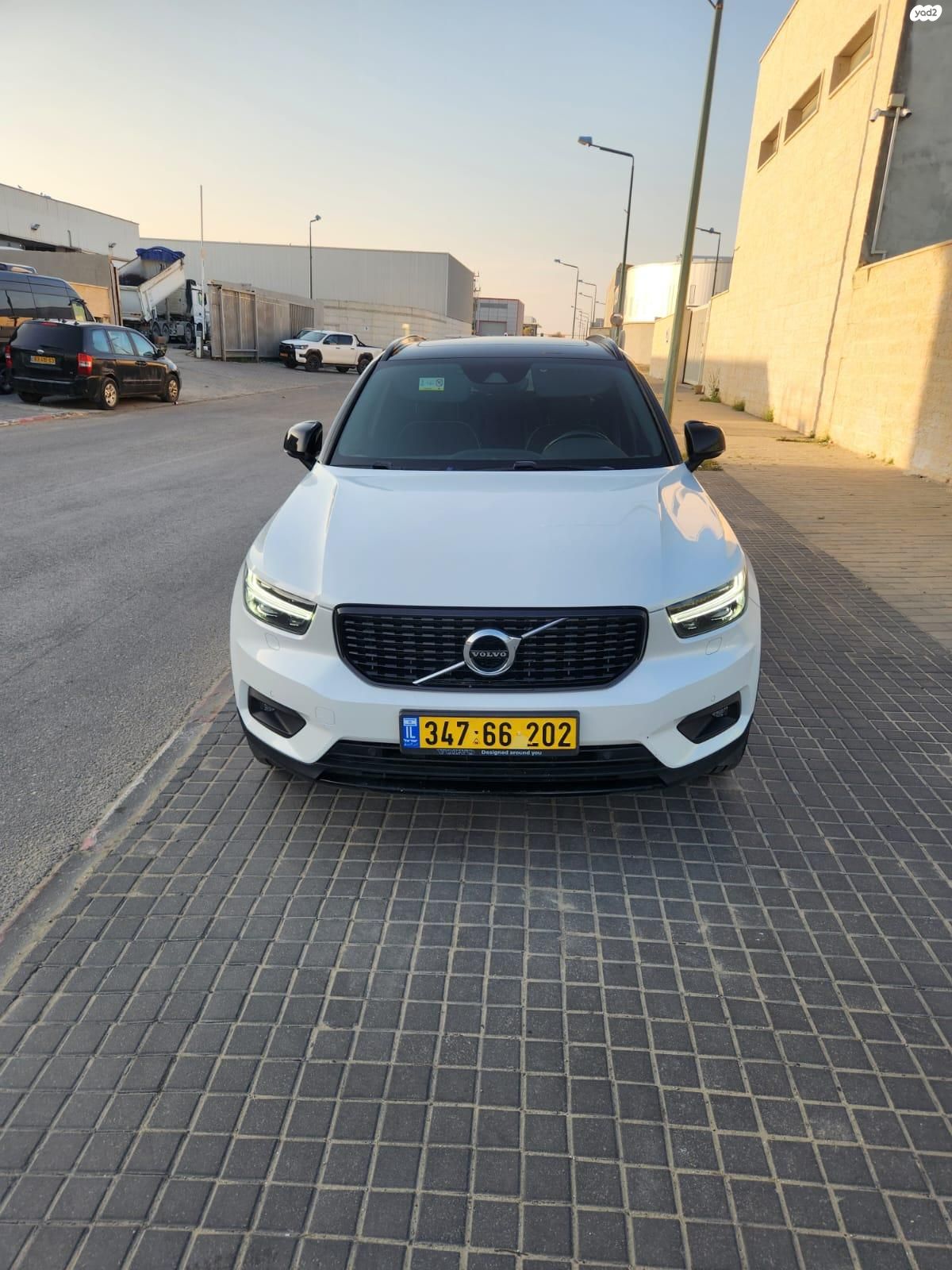 מודעת רכב וולוו XC40