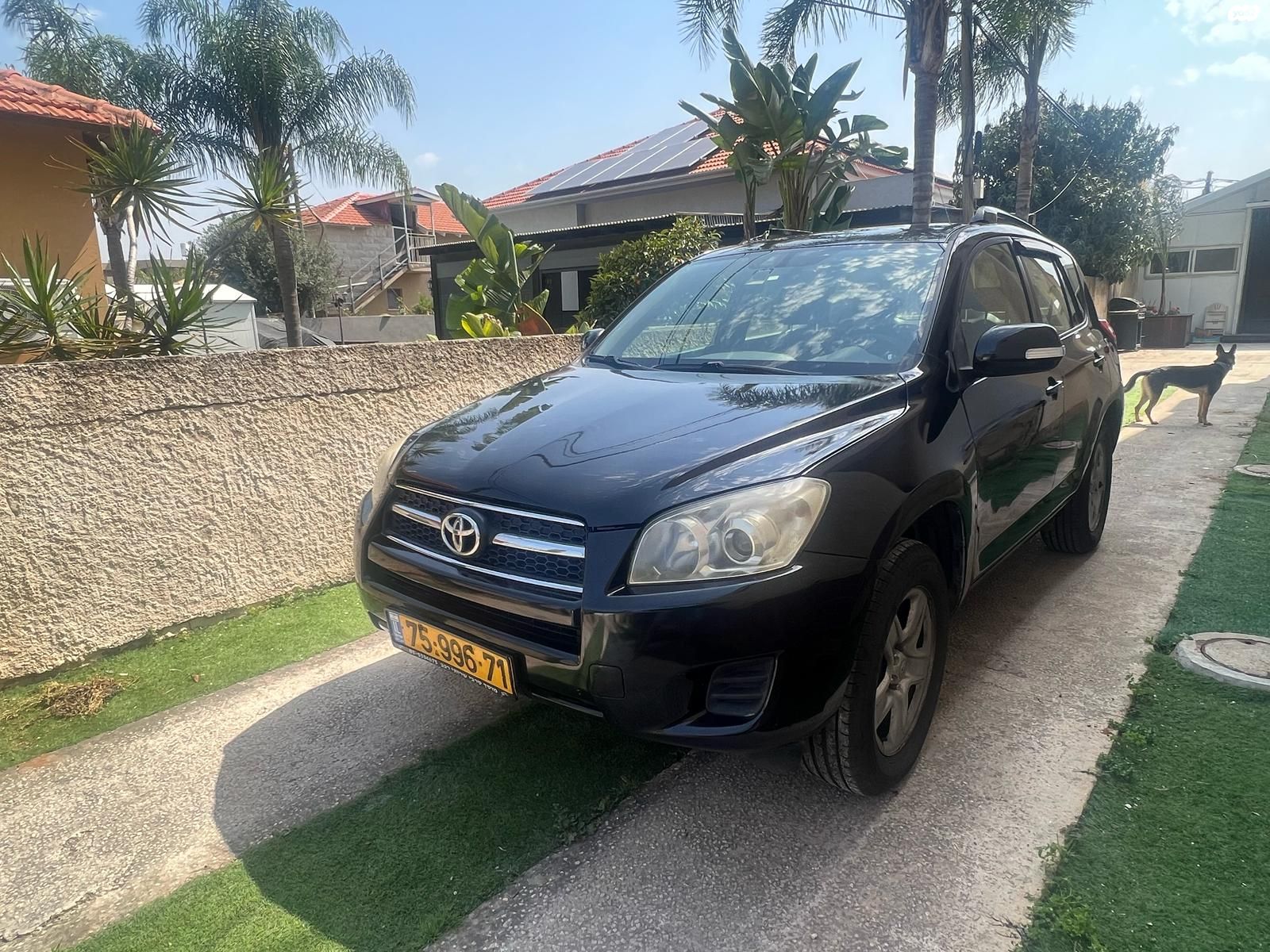 מודעת רכב טויוטה RAV4