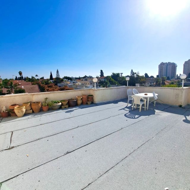 גג/ פנטהאוז, בן יהודה 86, הרצליה הצעירה, הרצליה
