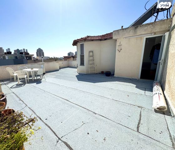 גג/ פנטהאוז, בן יהודה 86, הרצליה הצעירה, הרצליה