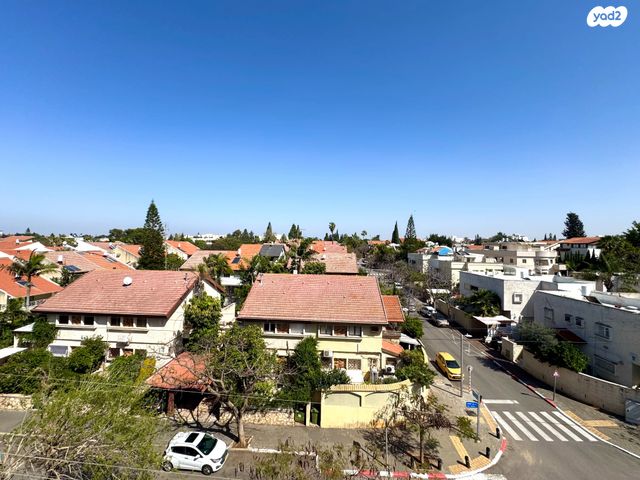 גג/ פנטהאוז, בן יהודה 86, הרצליה הצעירה, הרצליה