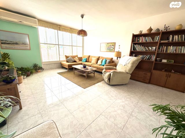 גג/ פנטהאוז, בן יהודה 86, הרצליה הצעירה, הרצליה