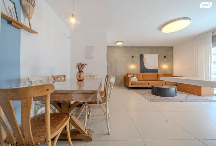 דירה, לוטם 14, הפרחים, חריש