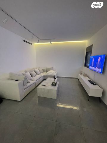 בניין מגורים, מרכז העיר, סביניה, הוותיקה, קרית ביאליק