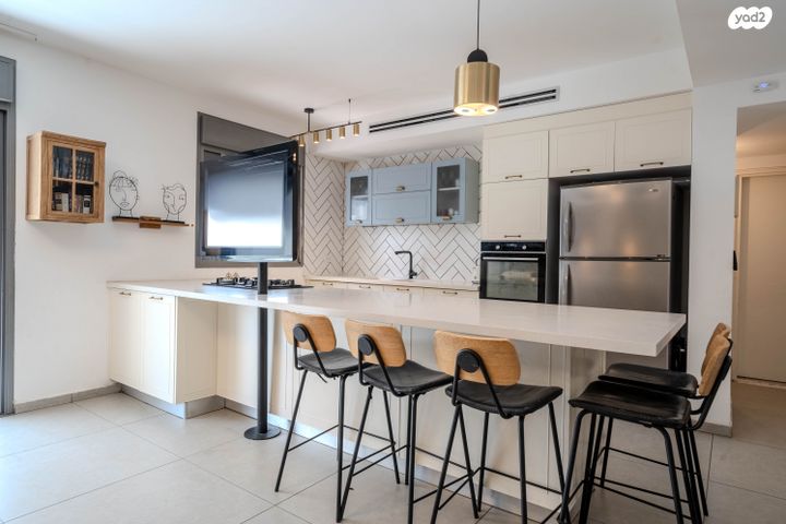 דירה, לוטם 14, הפרחים, חריש