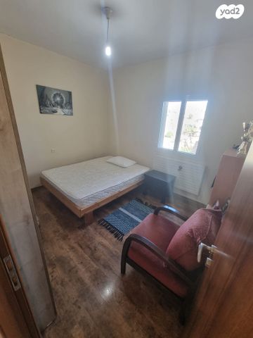 דו משפחתי, הצלף, עיר גנים, ירושלים