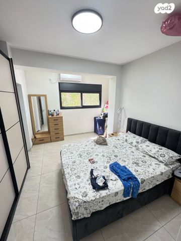 דירה, איציק מאנגר, חיפה