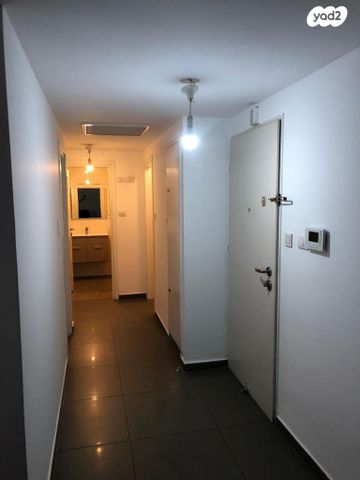 דירה, אבא אבן, קרית הלאום, ירושלים