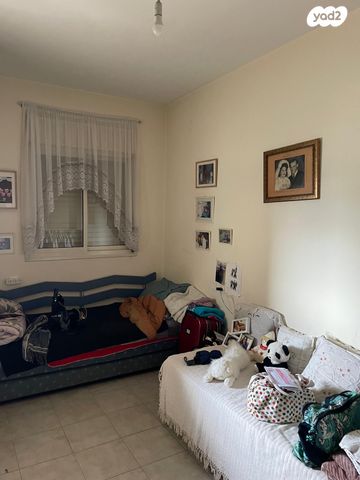 דירה, אהרון קרון, ראשונים, ראשון לציון