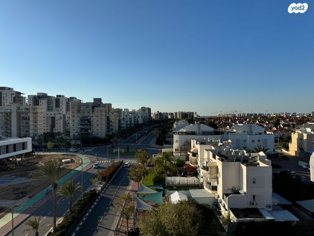 גג/ פנטהאוז, נתיבות