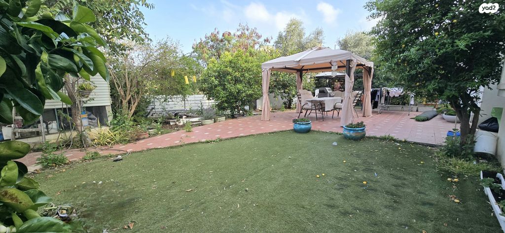 בית פרטי/ קוטג', אורנית