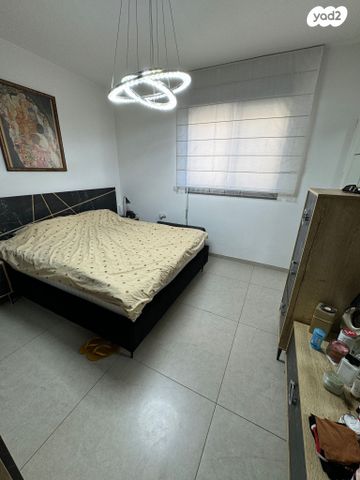 גג/ פנטהאוז, נתיבות