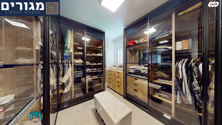 דירת גן, העגור, החותרים, טירת כרמל