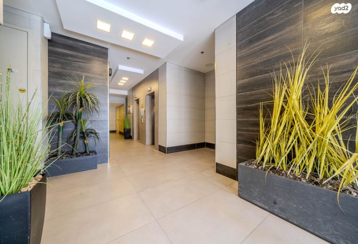 דירה, לוטם 14, הפרחים, חריש