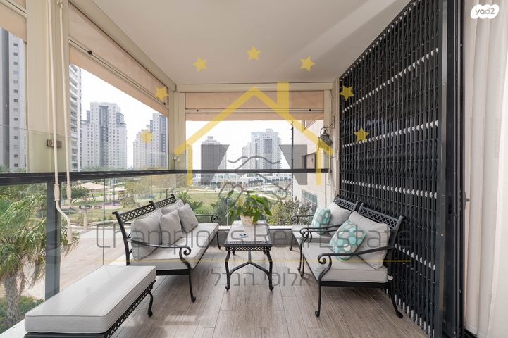 דירה, משפחת מלבסקי, עיר ימים, נתניה