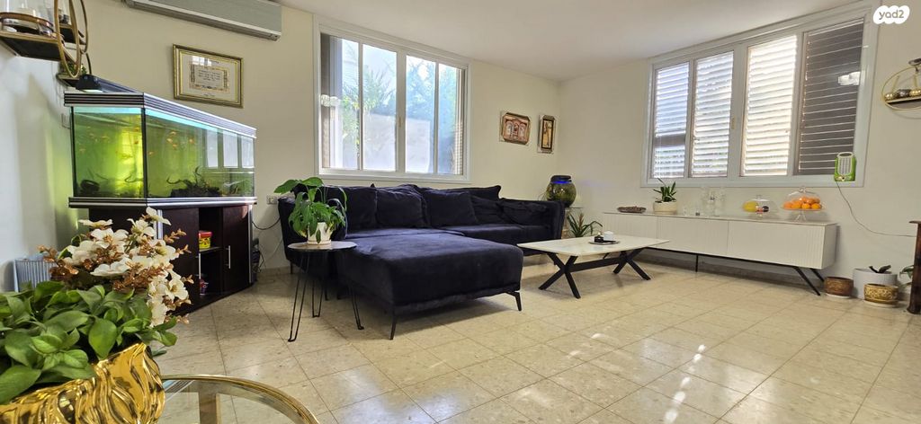 בית פרטי/ קוטג', אורנית