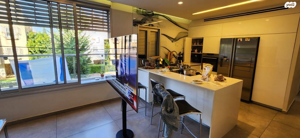 דירה, ד"ר שמואל אברהם פוזננסקי, תל חיים, תל אביב יפו