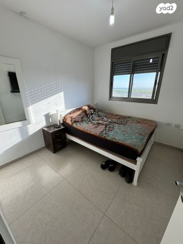 גג/ פנטהאוז, נתיבות