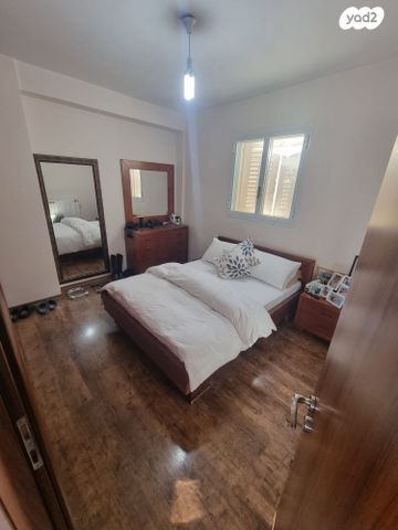 דו משפחתי, הצלף, עיר גנים, ירושלים