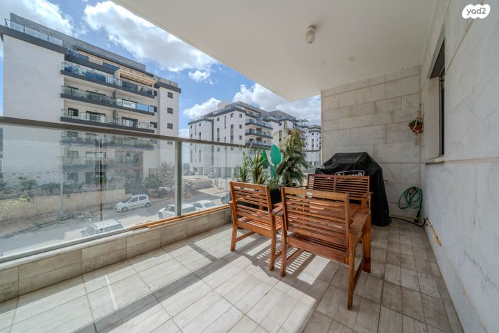 דירה, לוטם 14, הפרחים, חריש