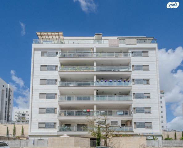 דירה, לוטם 14, הפרחים, חריש