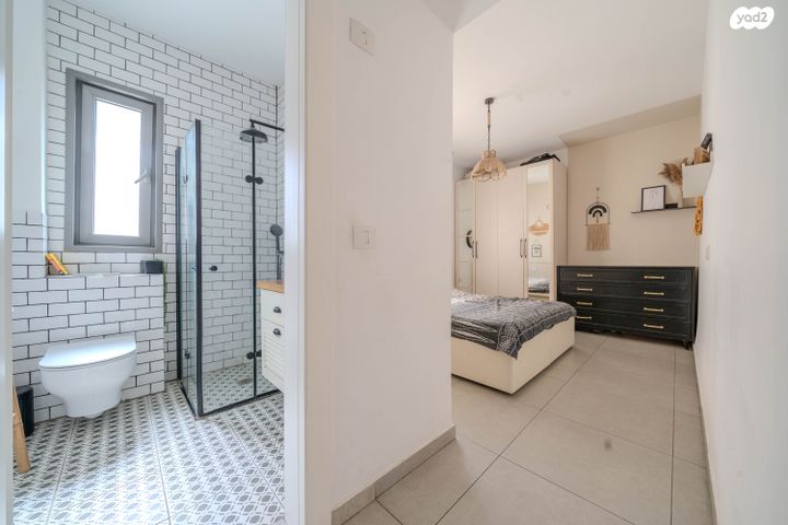 דירה, לוטם 14, הפרחים, חריש