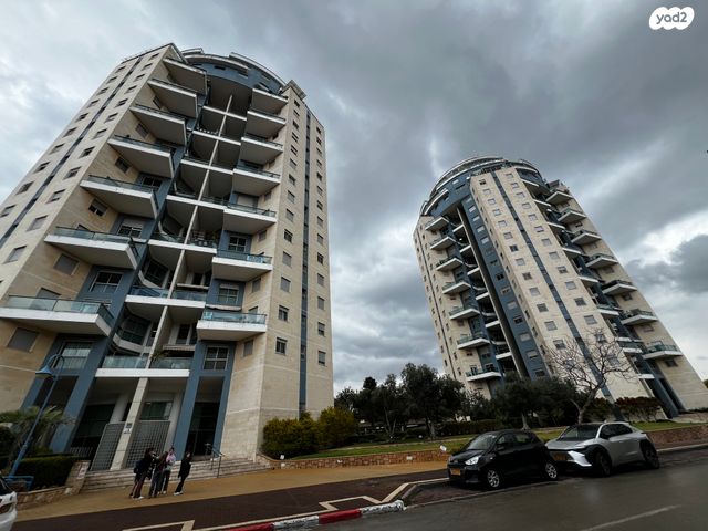 דירה, טווס, הוד השרון