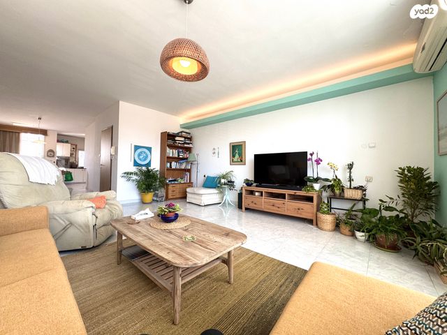 גג/ פנטהאוז, בן יהודה 86, הרצליה הצעירה, הרצליה