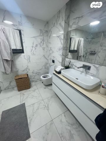 בניין מגורים, מרכז העיר, סביניה, הוותיקה, קרית ביאליק